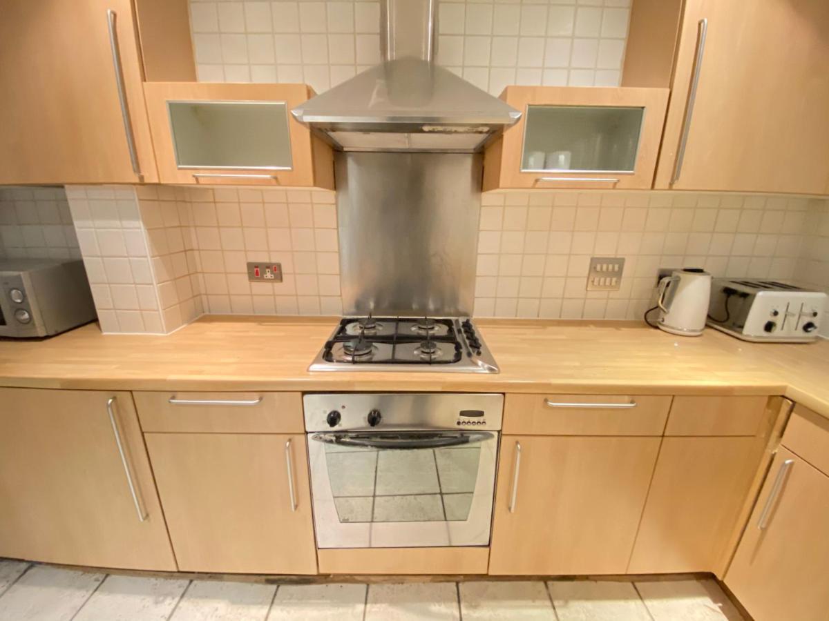 Large 5-Bed City Centre Townhouse With Secure Parking Manchester Exterior photo