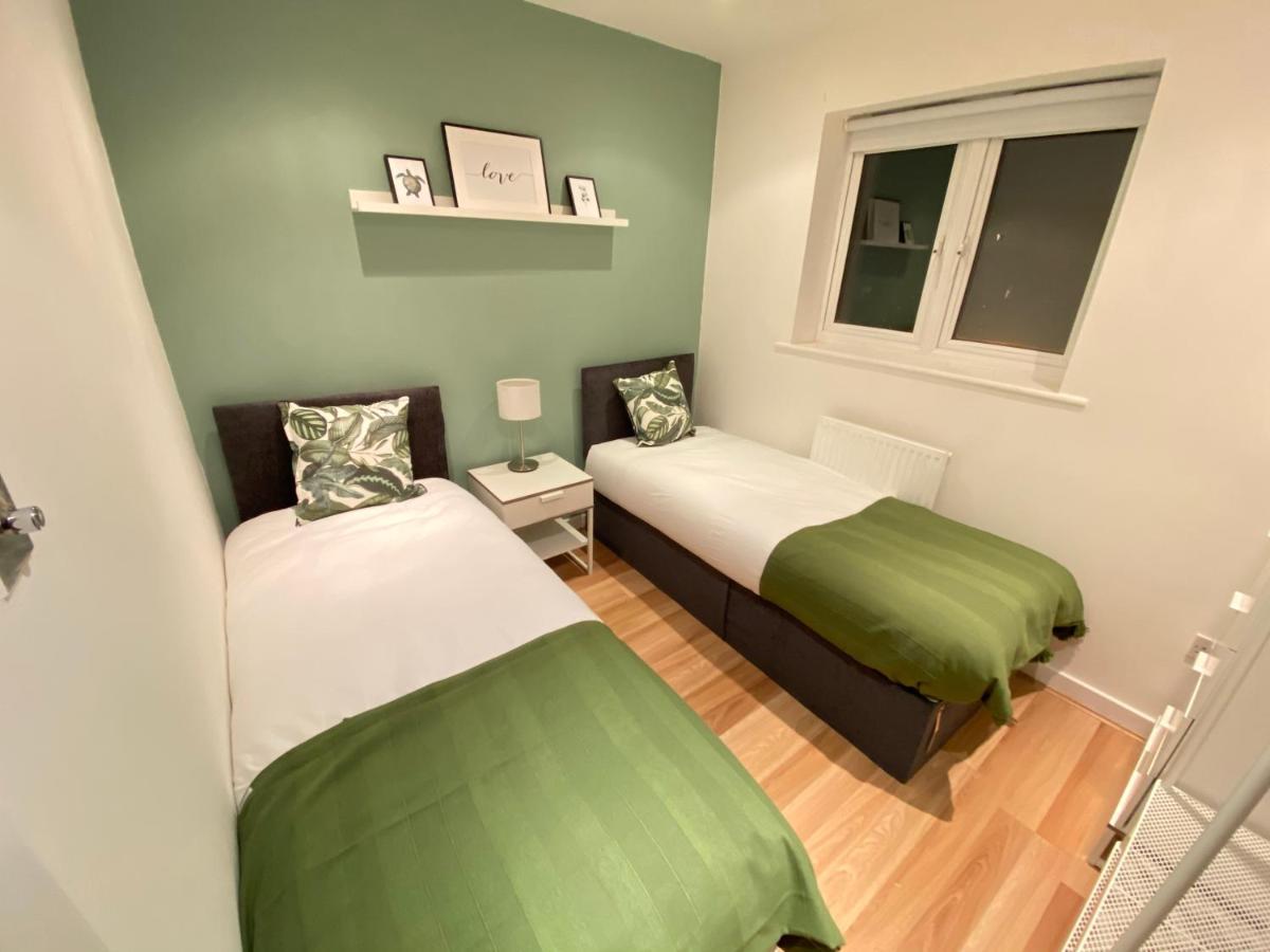 Large 5-Bed City Centre Townhouse With Secure Parking Manchester Exterior photo